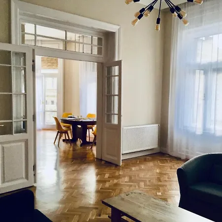 Unique And Stylish Downtown Appartement Budapest