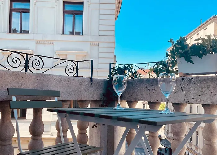 Apartament Unique And Stylish Downtown *