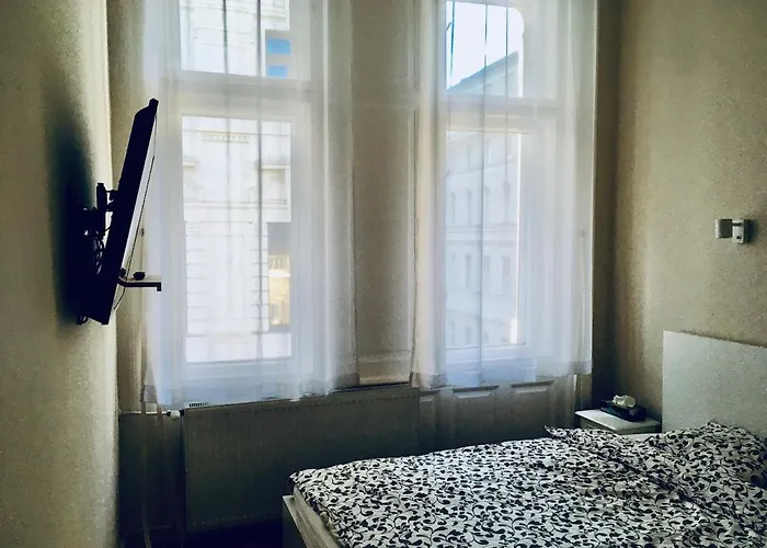 Unique And Stylish Downtown Apartmán